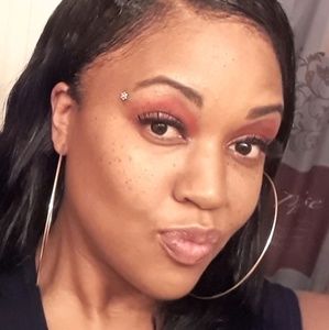 Meet your Posher, Elexis